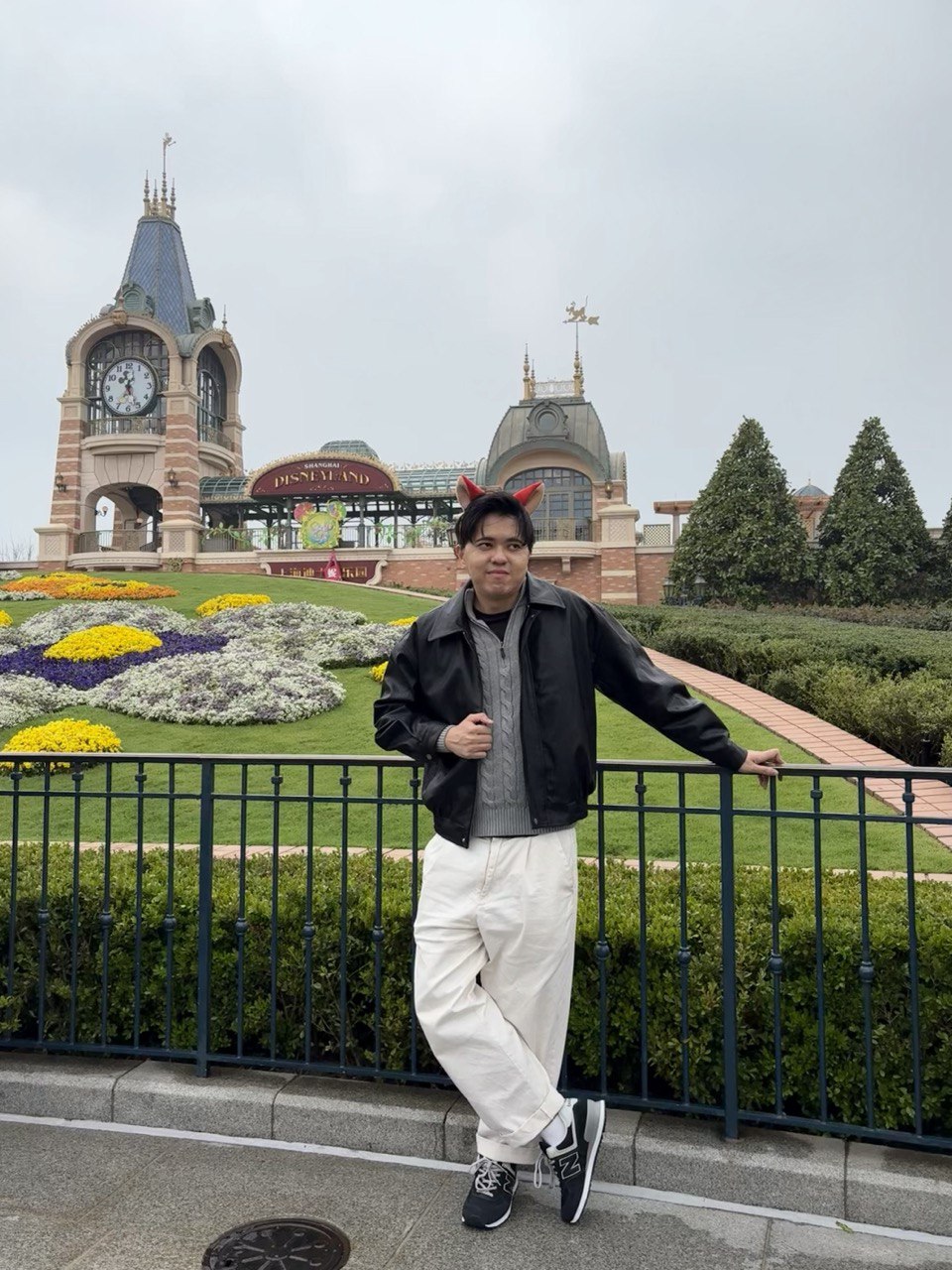 Front of Shanghai Disneyland castle view